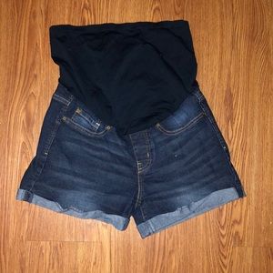 Super comfy jean maternity levi shorts